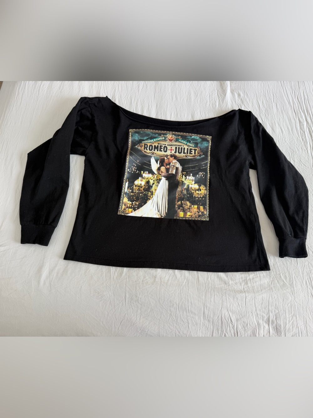 Romeo & Juliet Forever 21 Black Pullover Top